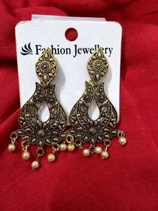 Stylish Heart &amp; Traditional Earrings Set