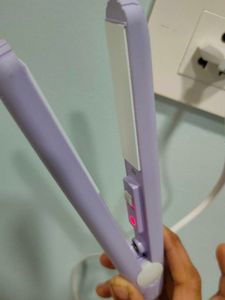 Mini Hair Straightener, Mascara &amp; Hairband