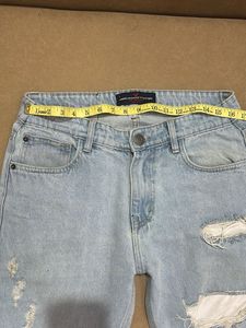 American eagle Light Wash Ripped Jeans