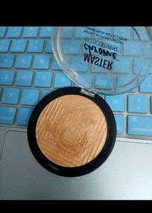 Maybelline chrome Glowy Highlighter