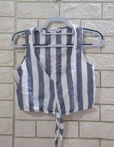 Stradivarius Striped Tie-Front V-Neck Crop Top