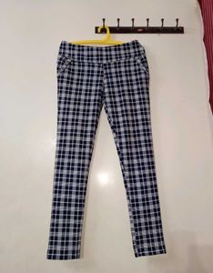 Trendy Plaid Pants 👖