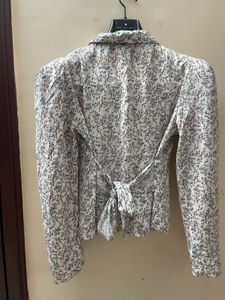 Floral Print Button-Up Puff Sleeve Top