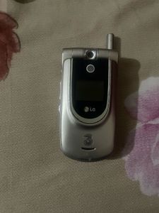 Vintage LG U8110 Flip Phone