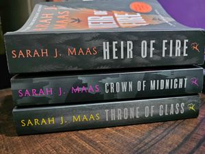 A throne Of Glass By Sarah Maas Series 1, 2 ,3
