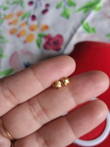 Gold Flower Stud Earrings
