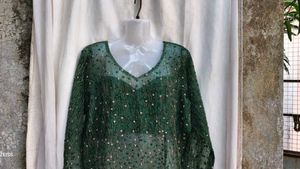I. Elegant Green Embellished Blouse