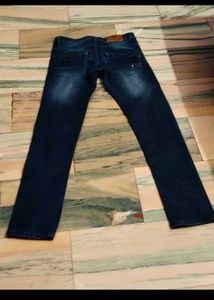 Classic Men's Blue Wash Denim Jeans