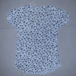 🤍 Cute Heart Print V-Neck White T-Shirt - Women