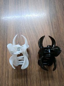 Flower Hair Clips (Black &amp; White)