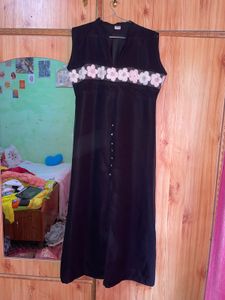 Elegant Black Kurta with Floral Embellishment