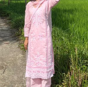 Beautiful Pink Embroidered Kurta Set
