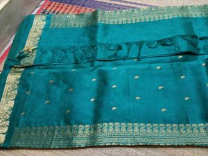 🚨 Urgent Sale🚨Green Silk Saree with Gold Border