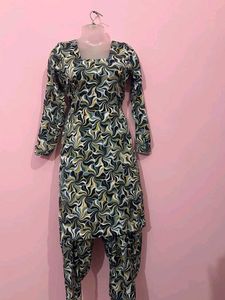 Stylish Floral Print Kurta Set
