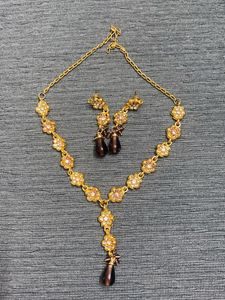 Elegant Gold Flower Necklace & Earring Set