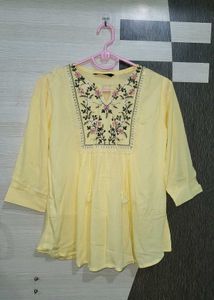TRENDS Embroidered Kurta 👗