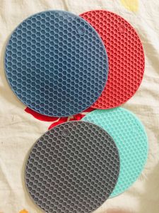 Set of 4 Round Silicone Trivets