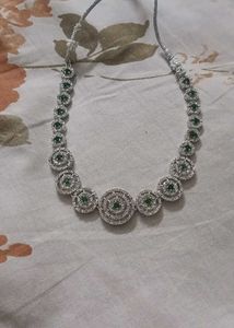 Elegant Emerald Jewelry Set