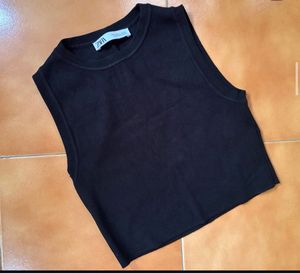 Zara Black Sleeveless Knit Top