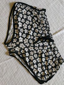 Cute Floral Print Shorts