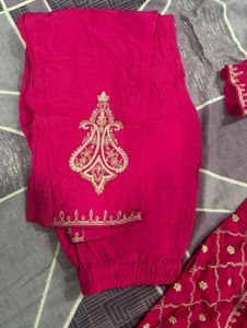 Embroidered Pink Kurta Set with dupatta 💕