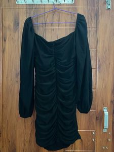 Black bodycon dress
