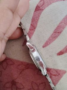 116.Elegant Women's Silver Watch