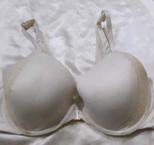 Comfortable White Bra with Lace