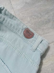 Light Wash Relaxed Fit Jeans