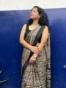 Elegant Black &amp; White Saree