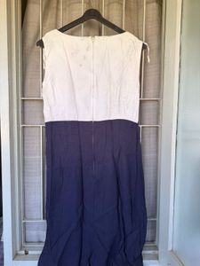 Chic Two-Tone Sleeveless Dress