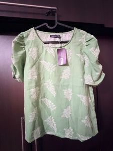 Brand New-Chic Leaf Print Top