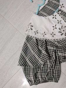 Checkered Puff Sleeve Blouse