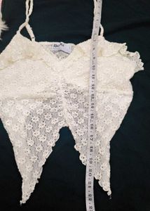 Cream Lace Y2K crop top 👍