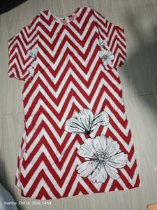 Stylish Red &amp; White Zigzag Kurta with Floral Print