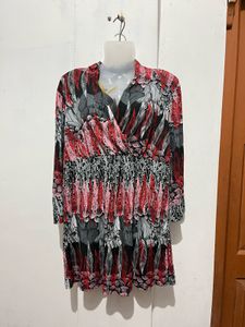 V-Neck Feather Print Tops
