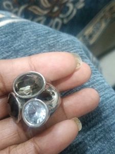 Fashion Ring with 3 Stones