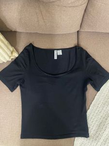 H&amp;m scoop neck tshirt