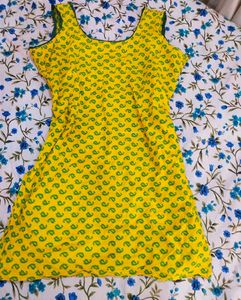 Vibrant Yellow Kurta with Green Paisley Print XL