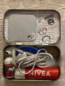 Altoid wallets!