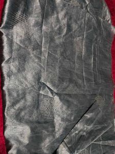 Elegant Grey Saree with Subtle Design
