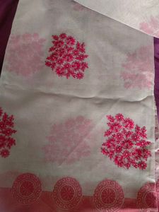 Elegant Cream Saree with Pink Motifs