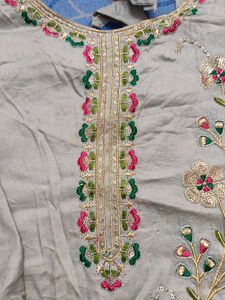 Embroidered Kurta set with Floral Design