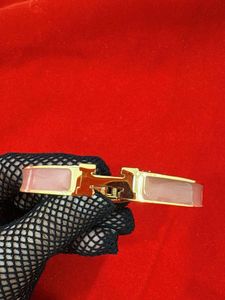 Stylish Gold H-Closure Bracelet