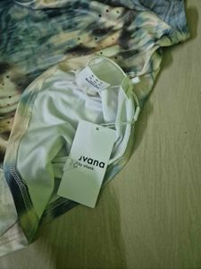 Graphic Print Rhinestone T-Shirt