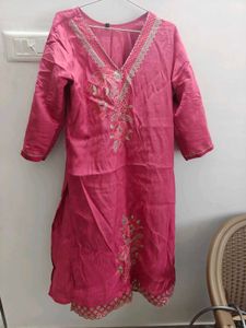 Beautiful Pink Embroidered Kurta
