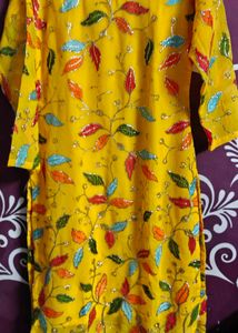 Vibrant Kurta Set with Floral Embellishments