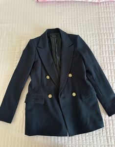 NAVY blue + gold buttons= old money perfection
