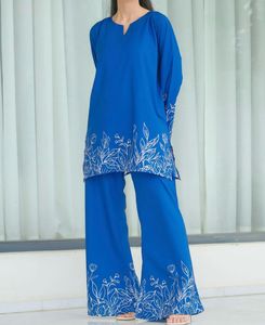 Elegant Blue Kurta Set with Floral Embroidery