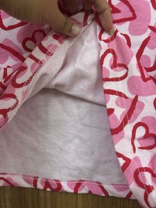 Chic Pink Heart Print Cropped T-Shirt